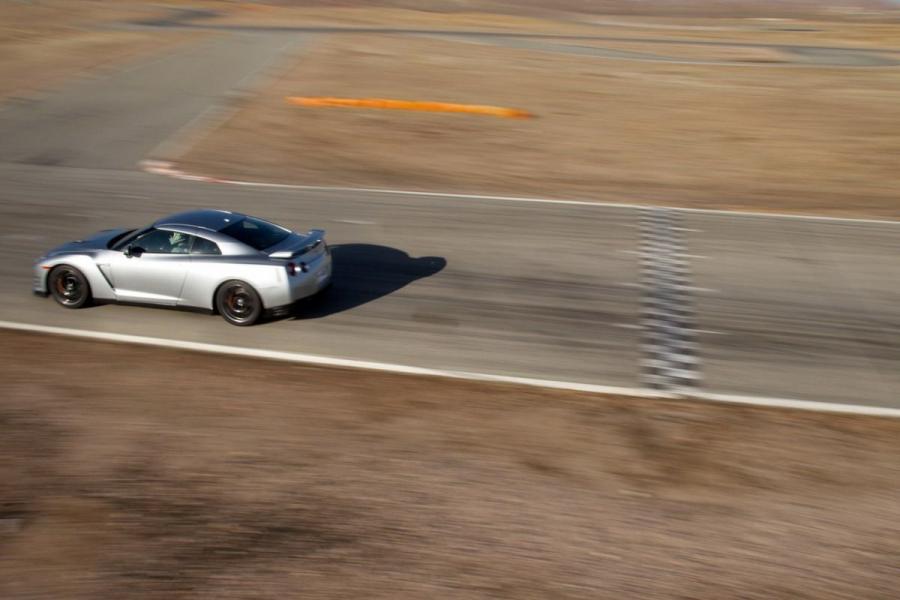  Nissan GT-R Premium 2013 года  (фото 16 из 36)